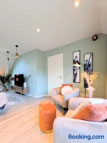 Penthouse in the middle of the city center - 5 bedrooms - fully furnnished and equipped - parking - Image 5