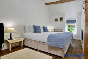 Finest Retreats - Tafarn Trip - Image 2