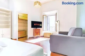 Elegantis Veniero Suite Apartment - 1 Minute Walk to Vatican Museums - Image 1