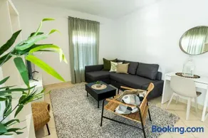 LUXURY STYLISH APARTMENT BURE - Image 3