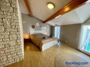 Maison de ville à Souillac avec parking privé - Image 1