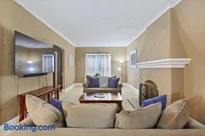 Greenridge Getaway:Near Universities & Attractions - Image 2