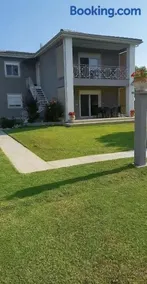 Elegant house - Image 1