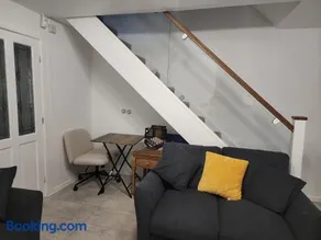 My Holiday Home -2 Bed House-Free Parking - Image 4