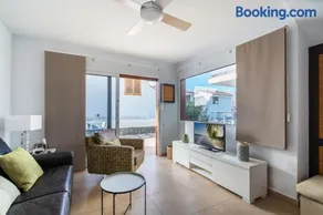 Bonito bungalow con piscina junto a la playa - Image 2