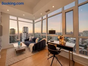 VOGUE Suites Toronto - Image 3