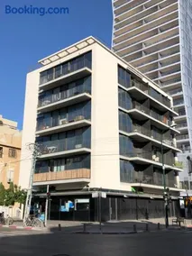 Luxury 2bdrm balcony & parking close to the Beach - Image 2