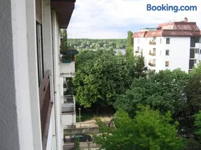 Danube Apartment - Image 1
