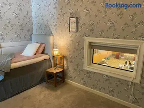 Newly built apartment next door to the sheep - Image 4