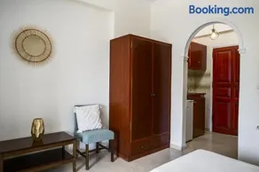 Vicky's Apartments - Image 2