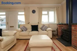 Holiday Bungalow, short drive to 7 Beaches! - Image 3