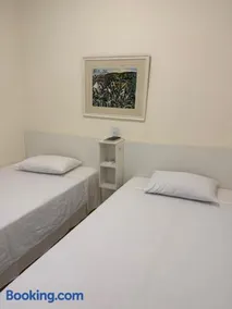 CR Hotel - Image 2