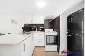 MetaWise BnB Bright 1Bed Loft Near The Star & CBD - Image 2