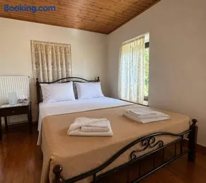 Peaceful countryside retreat - Image 1