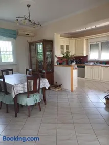 Christina 's House - Image 3