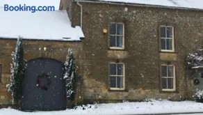 Three private rooms in the Master Suite, Cotswolds Coaching Inn - Traveller Awards Winner 2026 - Image 2