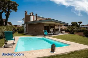 Villa Attoni Di Canossa - Image 1