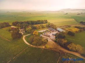 Shippon Cottage - Brosterfield Farm - Image 1
