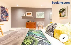 Modern Design Studio - Image 3