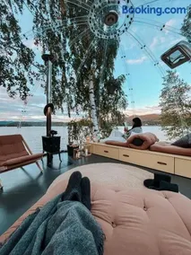 Specatular glass-igloo by the water! - Image 1