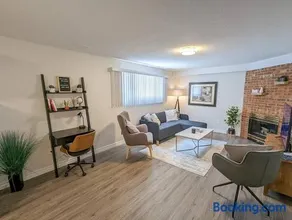 Modern 2 BDR Guest Suite in St Catharines Niagara - Image 4