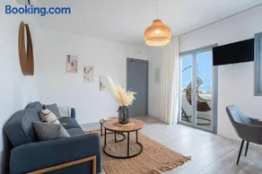 Luxury Sea View Apartment in Kastraki - Image 2