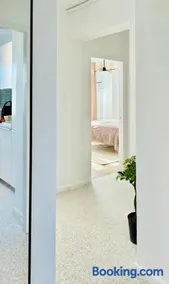 Urban Parkside Retreat Cozy 2-Bed Ap by Metro - Image 3