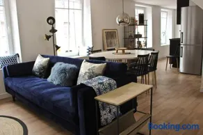 A stylish apartment in the centre of town - Image 1
