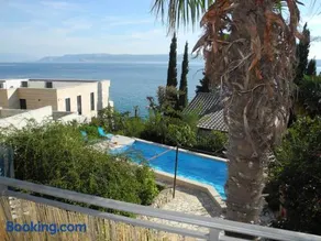VERA CK Apartment 30 m from the sea, with pool - Image 2