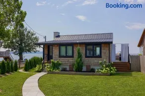 Long Beach Cottage - Image 1