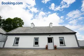 Mary's Cosy Cottage on the Wild Atlantic Way - Image 1