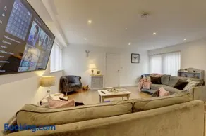 Marston Croft Cottage Spacious and Modern Hot Tub Sleeps 8 Southam by Inspire Homes - Image 3