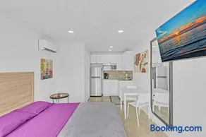 Hollywood Luxury Hotel Like House By Beach #192 - Image 1