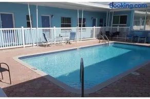 Wave Resort, Studio A2, Beach steps away!Pool+WiFi - Image 2