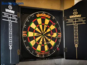 The Pub - Unique & Authentic Experience - Free Parking!, 5 minutes from Airbus and The Mall Cribbs - Image 3