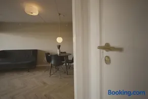 Cozy apartment with garden and free parking - Image 5