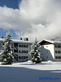 Central Garden-Mountain Apartment - Image 3