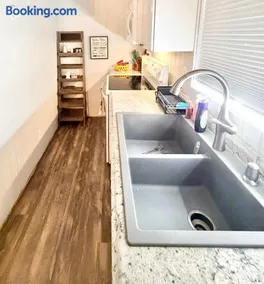 Longhorn Casita- 3 Miles from Bandera - Image 2