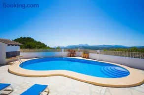 Voll ausgestattetes Ferienhaus mit Grill, Terrasse und Garten | Haustiere erlaubt - Image 4
