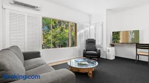 Palm Bliss Studio - Image 3