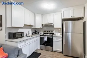 1BR Basement Condo - James Street - Image 3