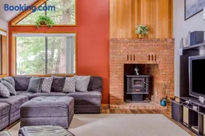 Beautiful golf-course-view home with pool & tennis access private hot tub & W&D - Image 4