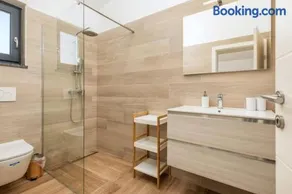 Villa 9 - Image 2