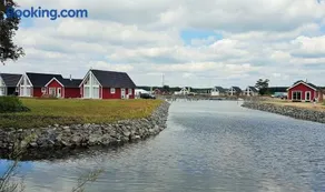 Skandinavisches-Ferienhaus-2-Reihe-zum-Wasser-fuer-6-Personen - Image 3