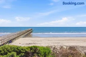 Tide Time Oceanfront at Sea Cabin w Pool - Image 4