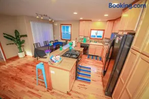 Cute Artsy7 Getaway, large parking, 20mins to OSU - Image 2