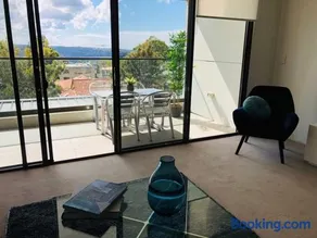 Incredible Waterview Apartment Neutral Bay G301 - Image 2