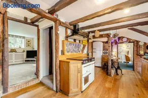 4 Bed in Burwash Common oc-b34866 - Image 4