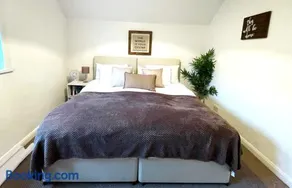Afan Valley Home - DOUBLE OR TWIN ROOMS! - Image 3