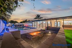 Resort-Style Miami Home Pool Sauna & Jaccuzi - Image 2